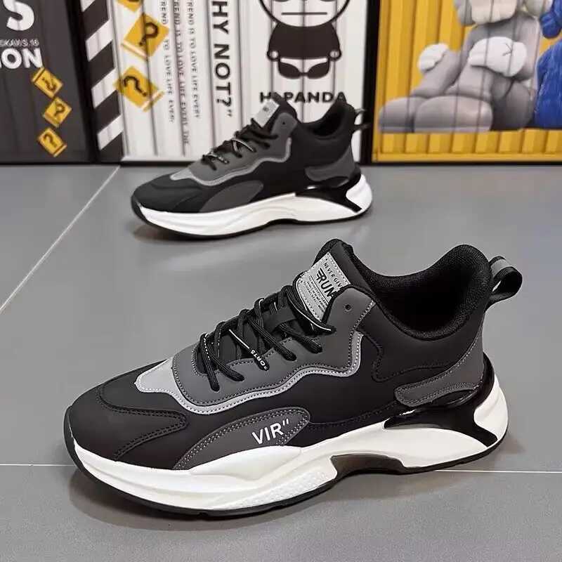 2025 Flat Bottomed Casual Sports Shoes Mens Casual Shoes Wearresistant Skateboard Shoes Walking Leisure Running Sneakers Z250905