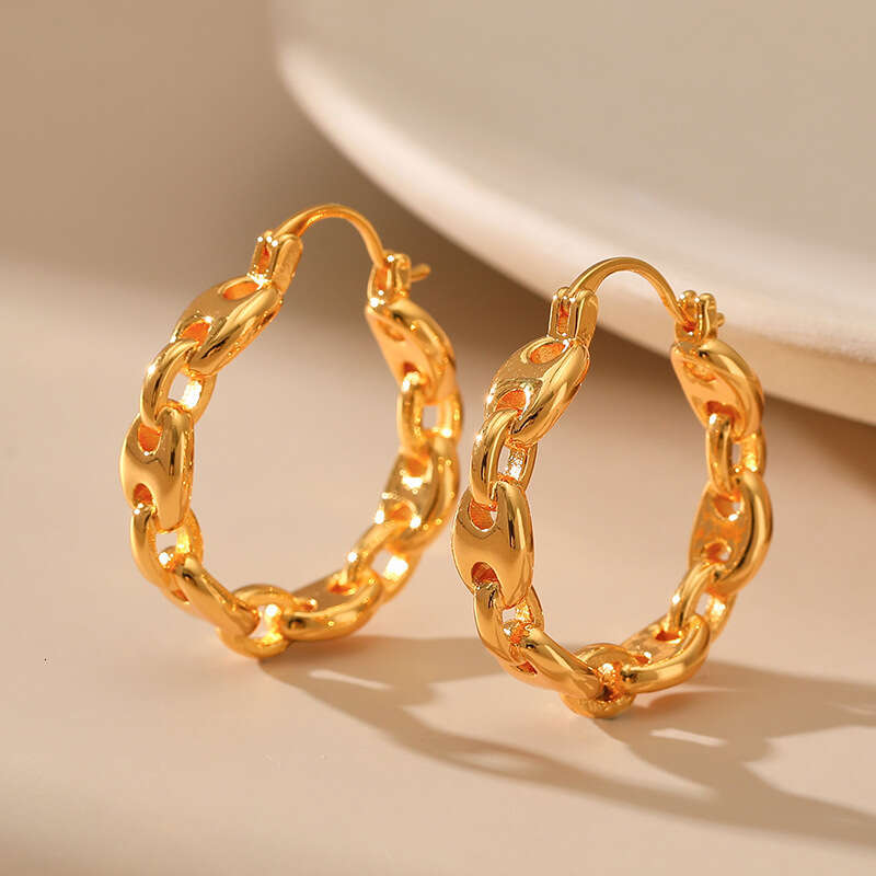 Minimalist interlocking hollowed-out chain design ear loops, European and American fashionable OL ear loops