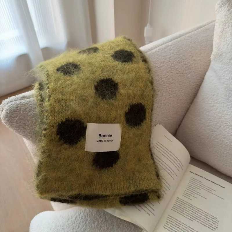 New Korean Version Polka Dot Knitted Womens Scarf Autumn Winter Fashion Double Sided Warm Soft Female Muffler Thermal SarvesXJ250905