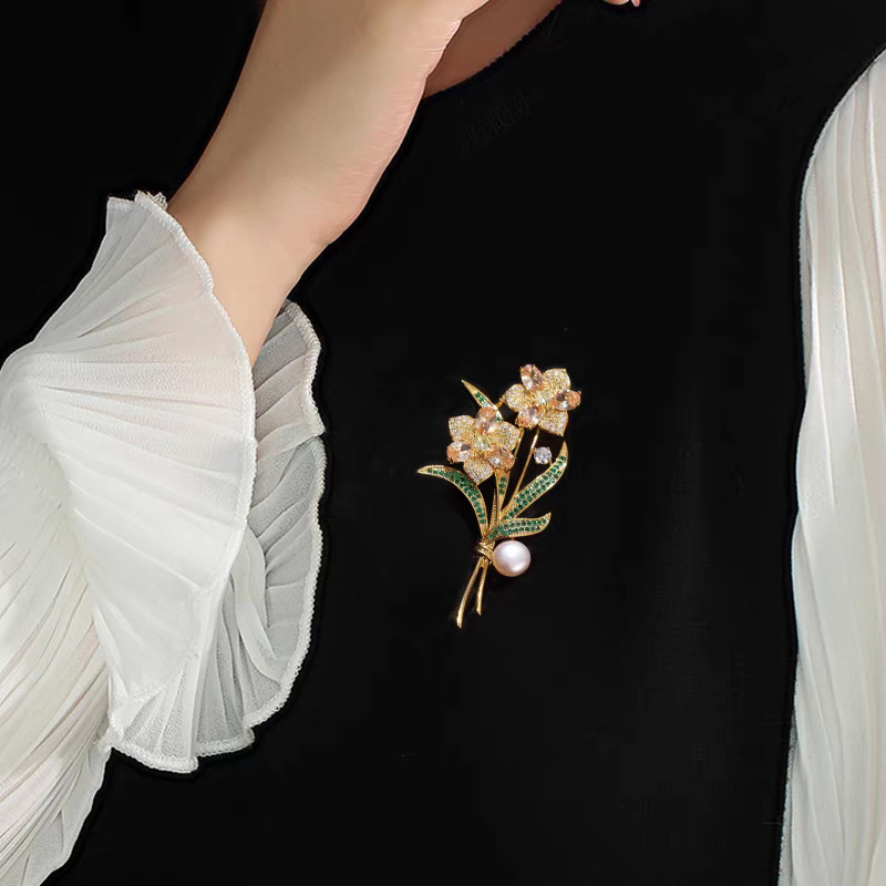 New Chinese-style Diamond-inlaid Rose Brooch For Women Fashion Exquisite And Elegant Temperament Brooch Anti-exposure Suit Accessories