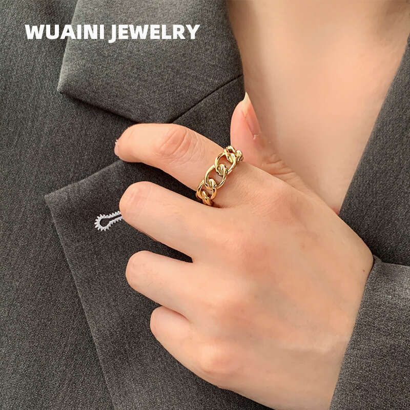 A fashionable hollowed-out ring for women, exuding a unique and high-end charm, with a distinctive and individualistic style. It's a closed-mouth
