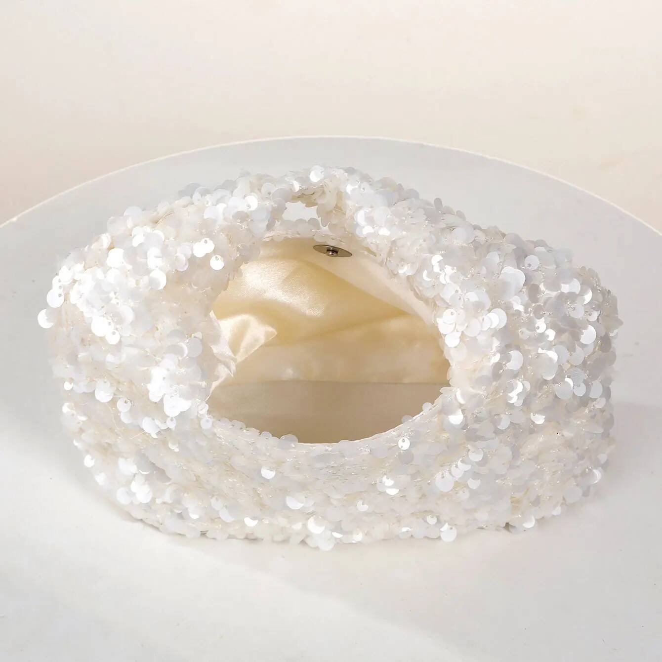 Women White Sequins Hobo Handbag Shiny Bucket Elegant Evening Clutch Bag for Wedding Party Exquisite Small Tote Female Purse