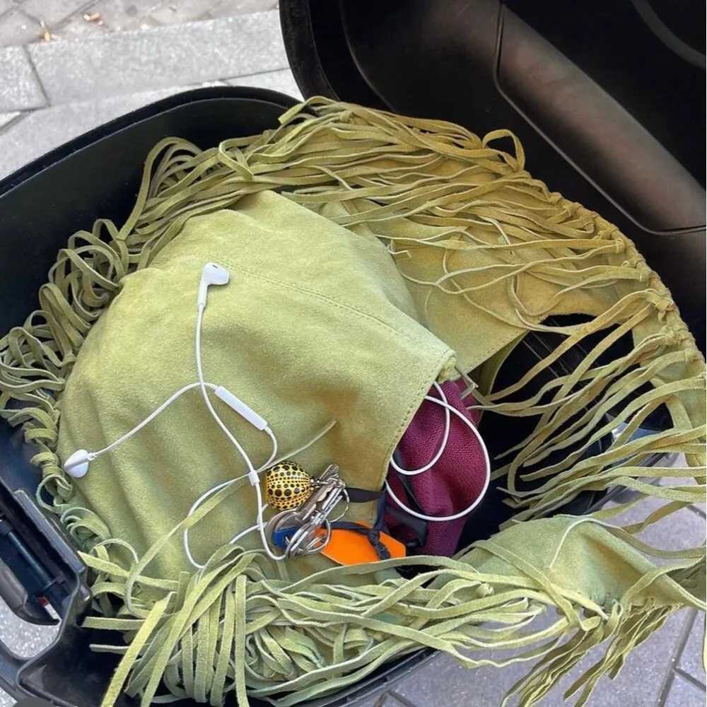 New Long Tassel Womens Shoulder Bags Faux Suede Tote Bag Designer Handbags Half Moon Hobos Frosted Shopper Purses Female Z250903