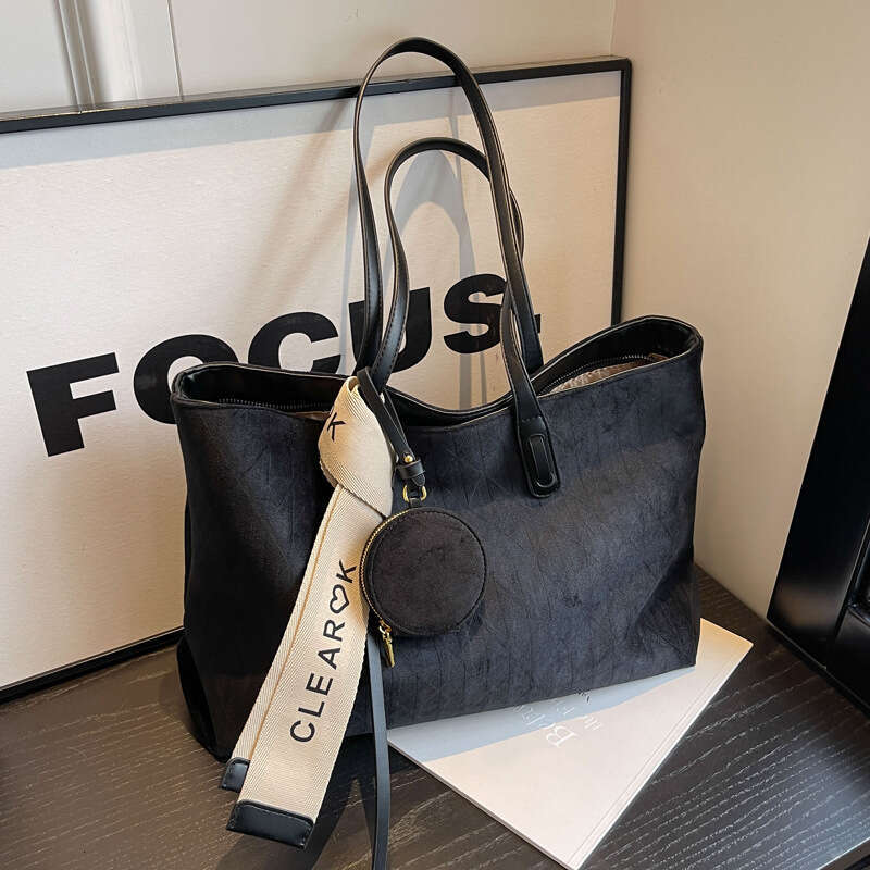 Versatile Large Capacity for Women 2024 New Autumn Fashion Student Class Shoulder Tote Commuter Bag