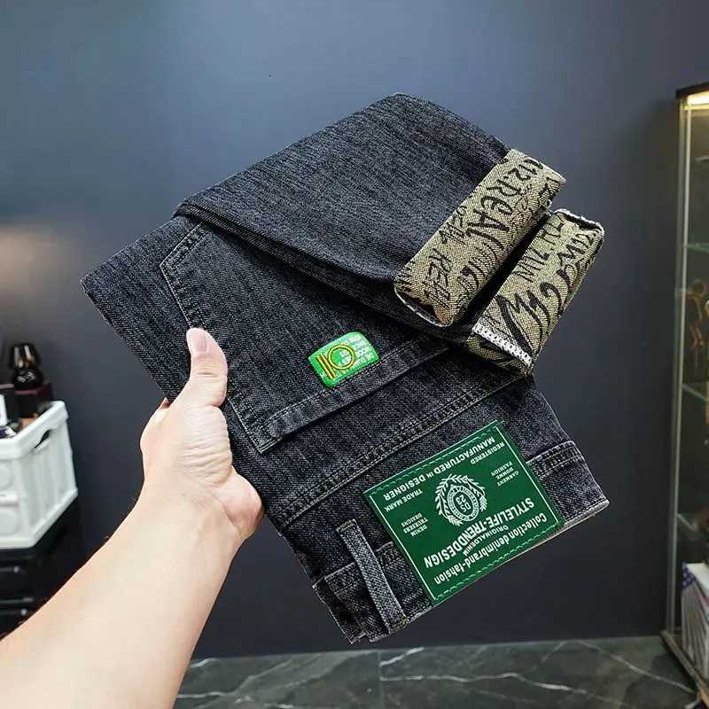 Mens light luxury stretch slim jeans personalized design all quality cotton breathable comfortable standard version high pants W250905