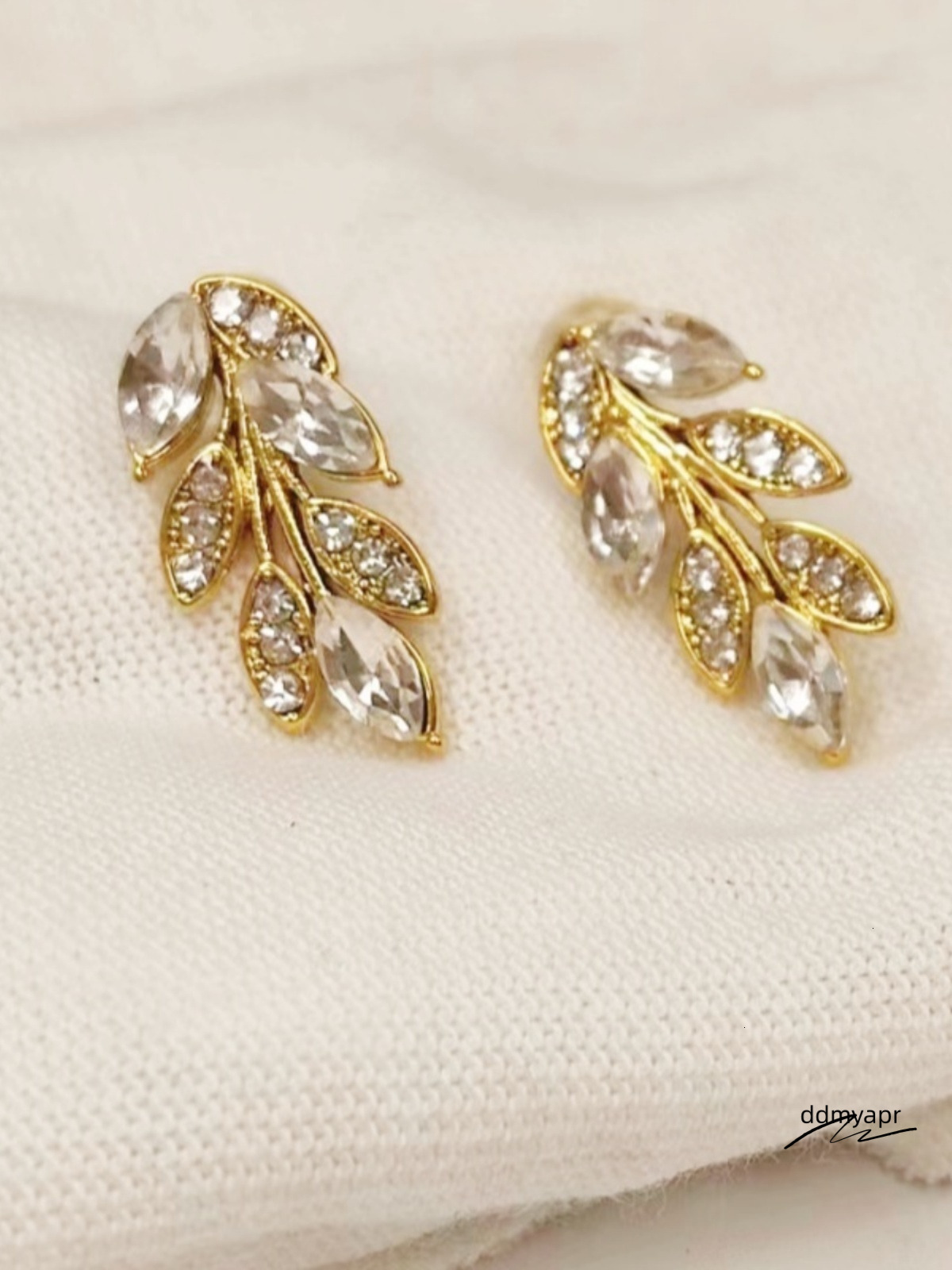 S Sier Needle Shape Jewelry Womens Earrings Studs Exquisite ddmyday Temperament Golden Branch Jade Leaf Highend Niche Light 250728