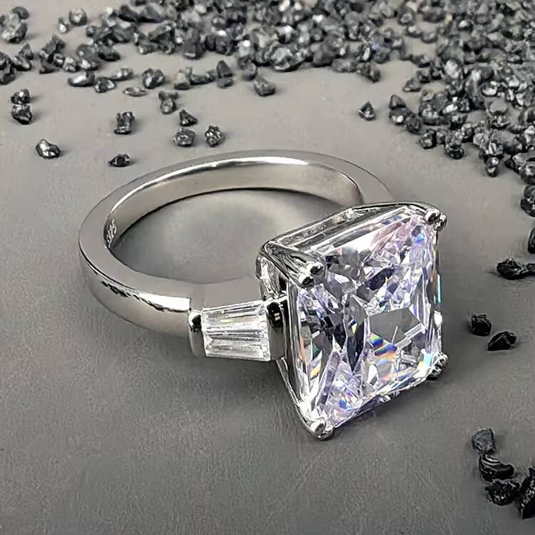 Romantic Princess Cut Moissanite Engagement Three Stone Ring Fine Jewelry Promoted Rhodium Plated 925 Silver Womens Ring