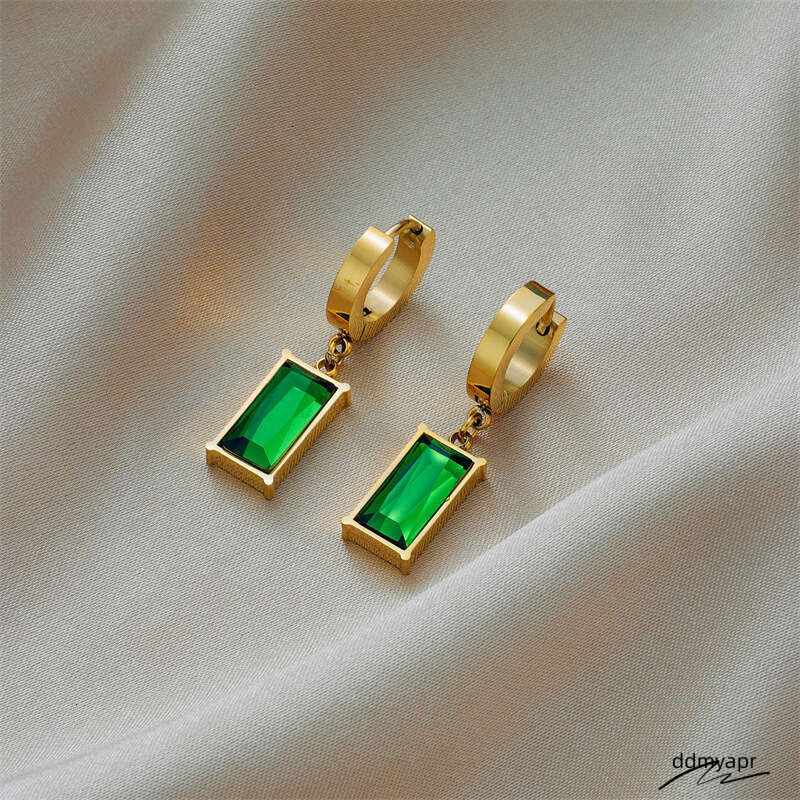 ddmyday Japanese And Korean Style Niche Design Blade Chain High-End Emerald Zircon Pendant Titanium Steel Necklace For Women ddmyday ddmyday