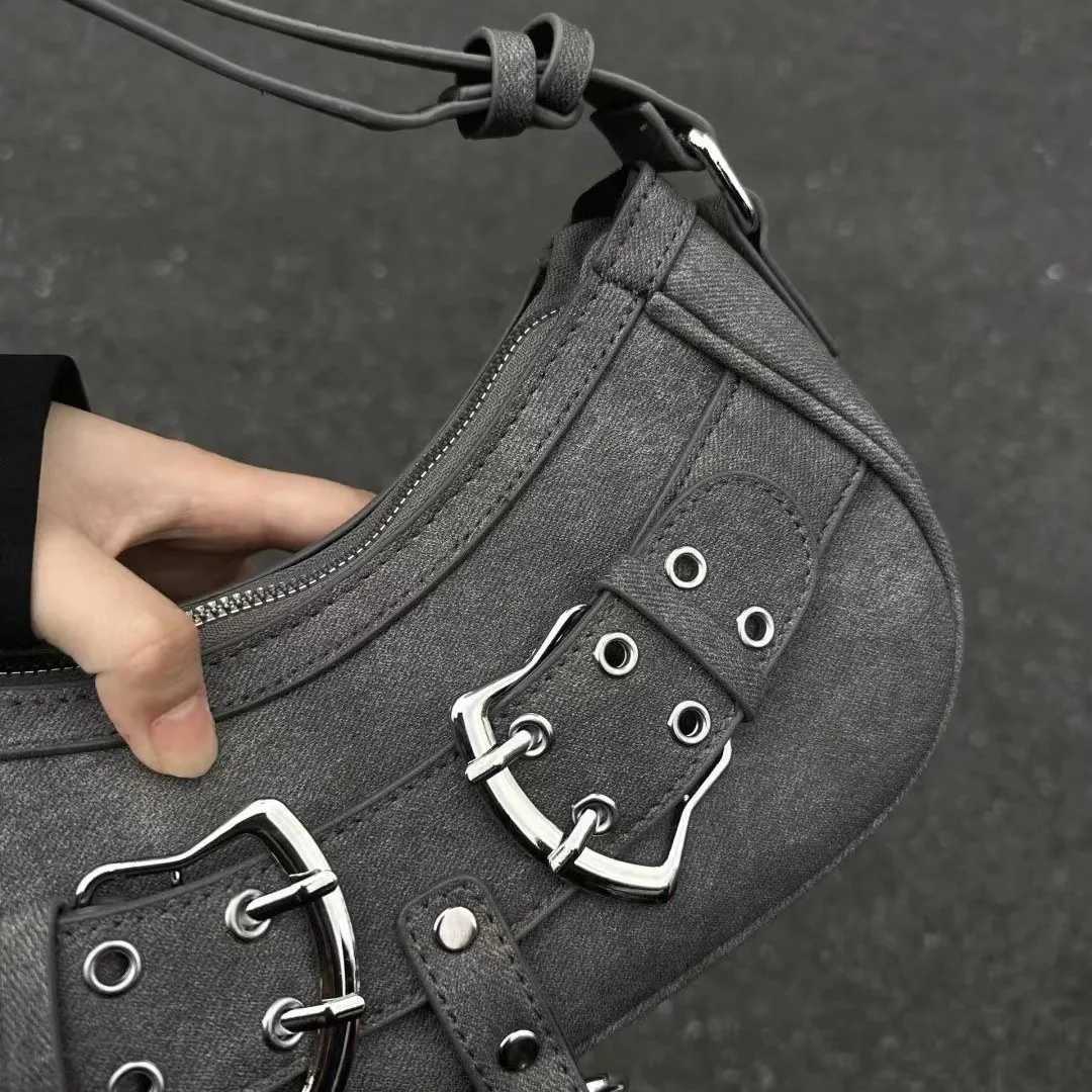 Sweet and Cool Spicy Fashion Niche Underarm Bag Highend Feeling Bag for Women 2024 New Casual Versatile Shoulder Bag Z250903