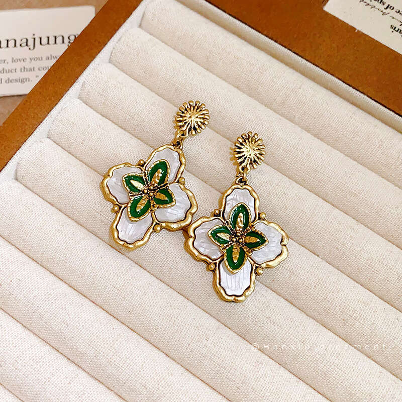 Vintage Sier Needle Oil Drop Flower High-end Stud Earrings for Women Unique Temperament Ear Jewelry