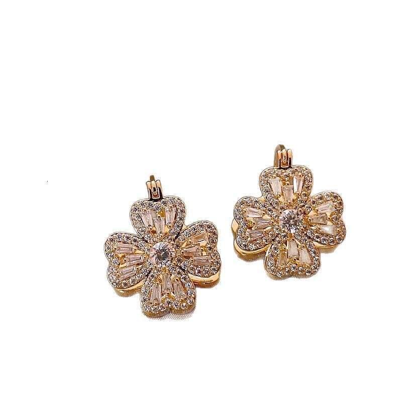 Zircon Four-Leaf Clover for Women 2025 New High-End Stud Earrings Unique Temperament Clips Ear Jewelry