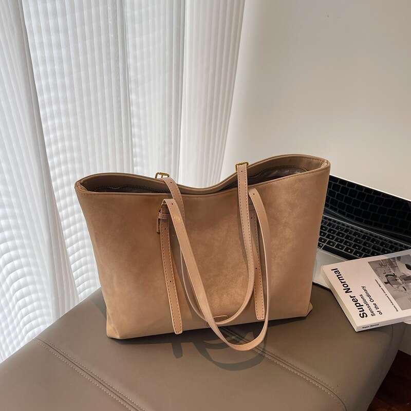 Korean Style Casual Large Capacity Underarm Women's Commuter 2025 New Simple Tote Versatile Shoulder Bag