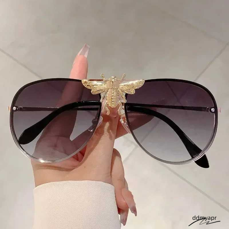 Fashion Big Bee Pilot Sunglasses Womens Classic Retro Butterfly Sun Glasses Men Ddmydec Brand Designer Eyewear Vintage Shadesc250412 Ddmydec Ddmydec