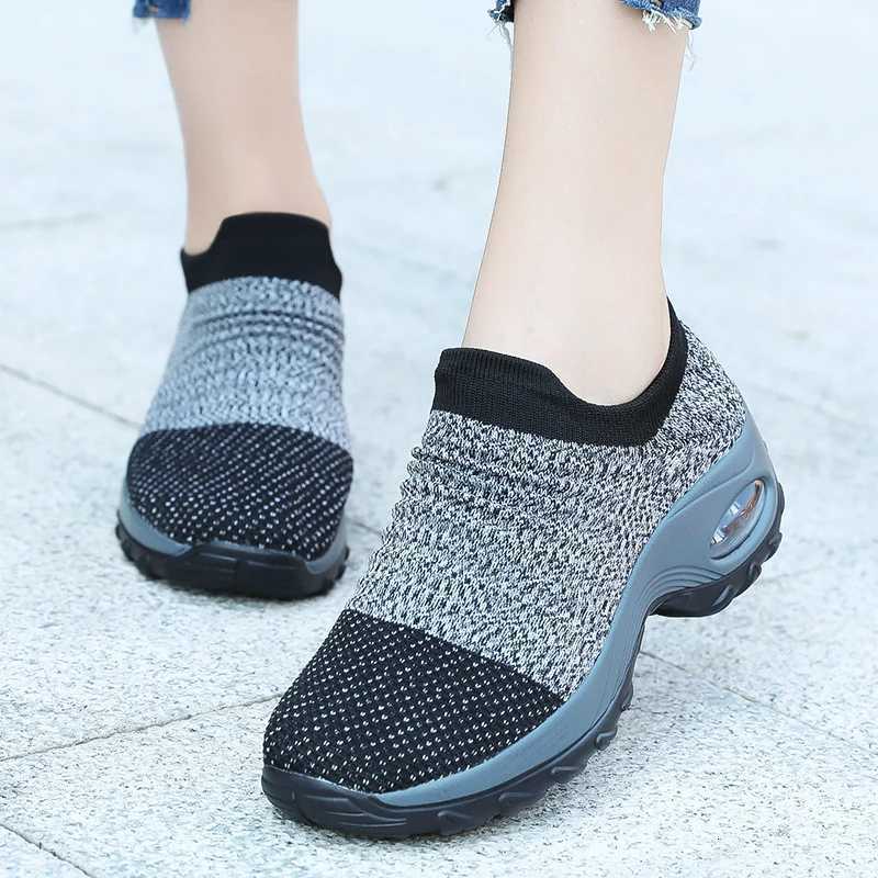 Women Walking Trainers Fashion Fly Weaving Sock Sneakers Breathable Comfort Nursing Shoes Casual Platform Loafers Nonslip Z250905