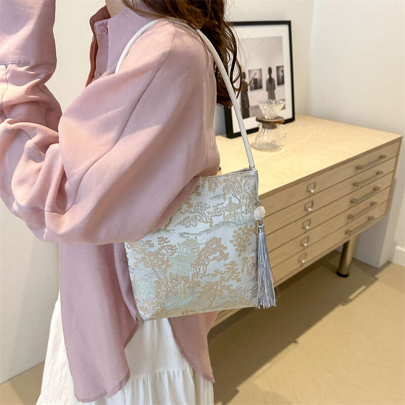 Super Popular Niche Chinese for Women 2024 New National Shoulder Underarm Handheld Ancient Style Hanfu Bucket Bag