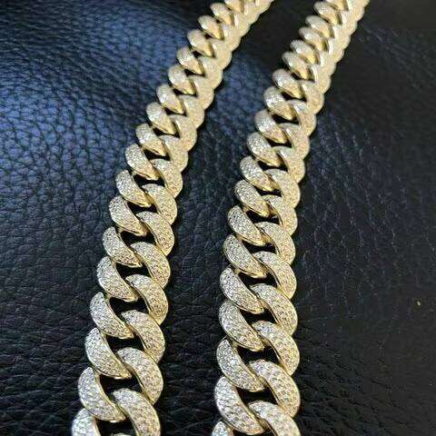Men's Cuban Link Chain with Miami Moissanite Dia Elegant Jewelry Product