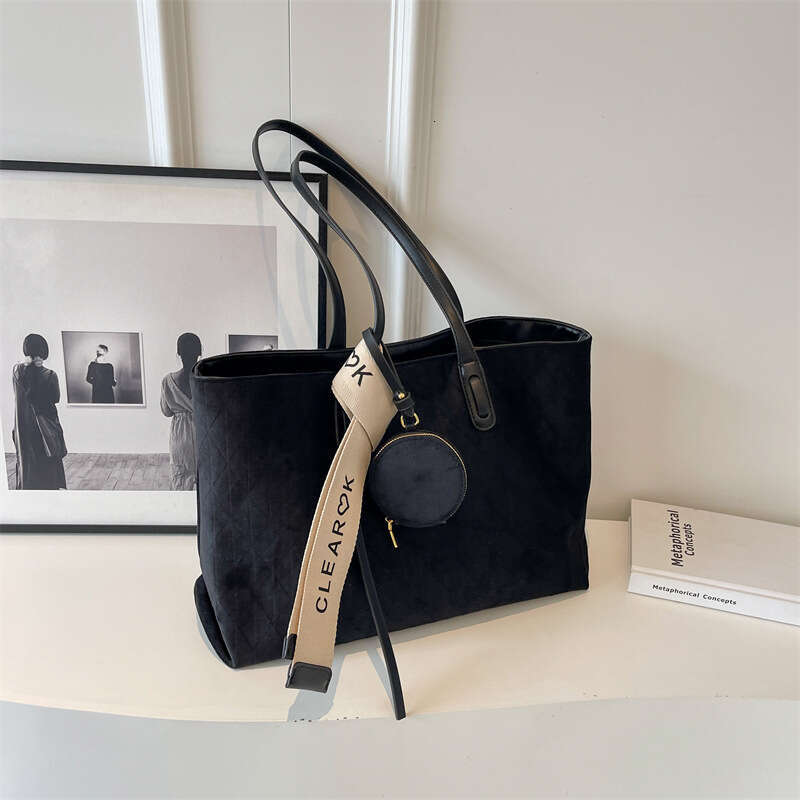 Versatile Large Capacity for Women 2024 New Autumn Fashion Student Class Shoulder Tote Commuter Bag