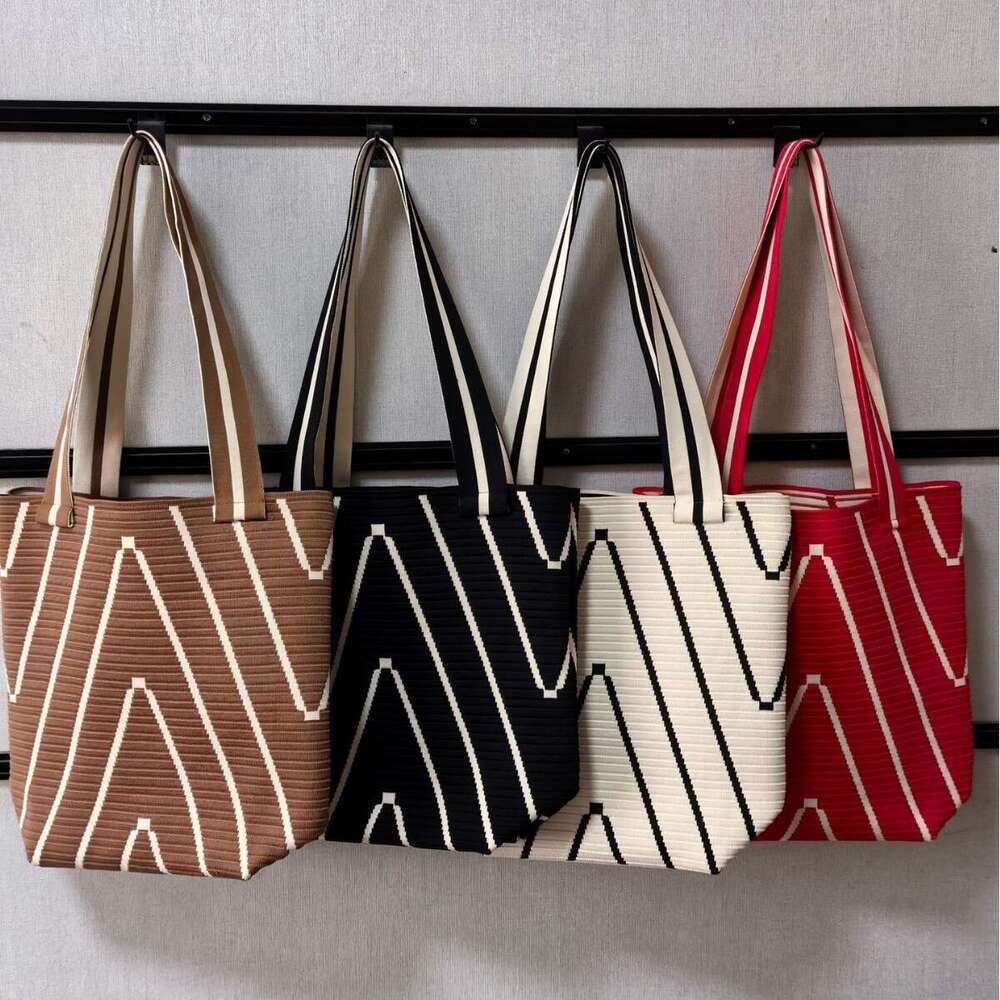 Knitted Handbag Wave V-Shaped Shoulder Versatile Fashion Large Capacity Crossbody Bucket Bag