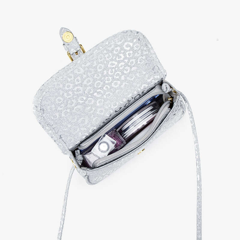 Fashion Versatile Niche Saddle 2025 Summer New Shiny Silver Single Shoulder Crossbody Bag