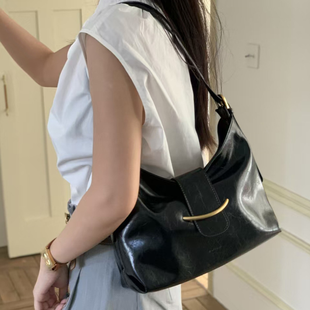 Black Women s Armpit Bag New Elegant Large Capacity High end Feeling Commuting Women s Shoulder Bag Autumn New Designer Bag