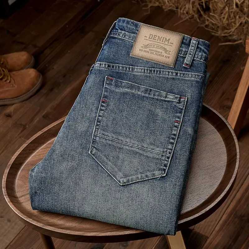 HighEnd European Mens Slim Fit Jeans Korean Version Casual Elastic Solid Long Pants Youth Fashion Autumn Winter Skinny Jeans W250905