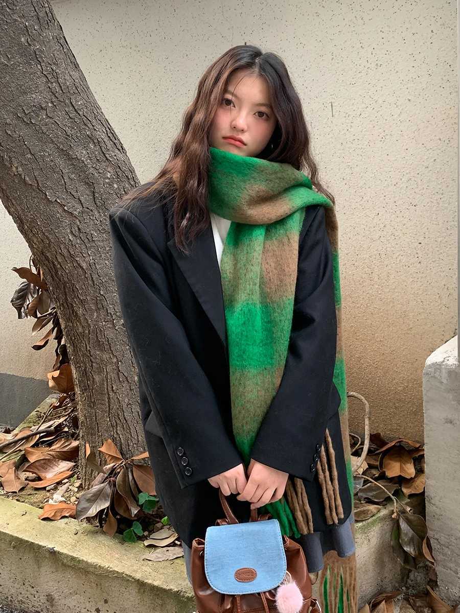 Retro Plaid Tassel Scarf For Women New Winter Warm And Thickened Neck Warmer Student Korean Version VersatileXJ250905