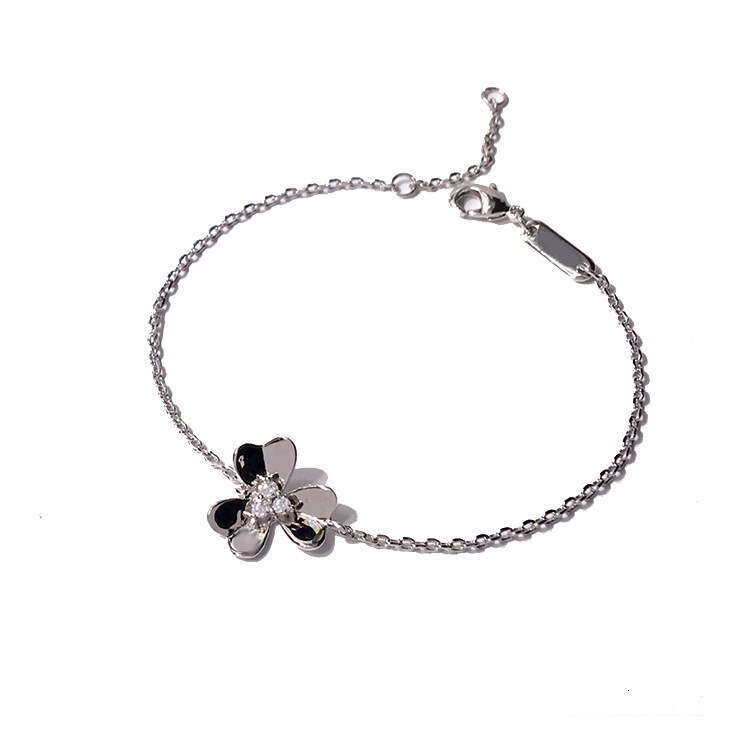 08Korean Fashion Glossy Clover Bracelet INS Minimalist Design Live Gold-Plated Jewelry