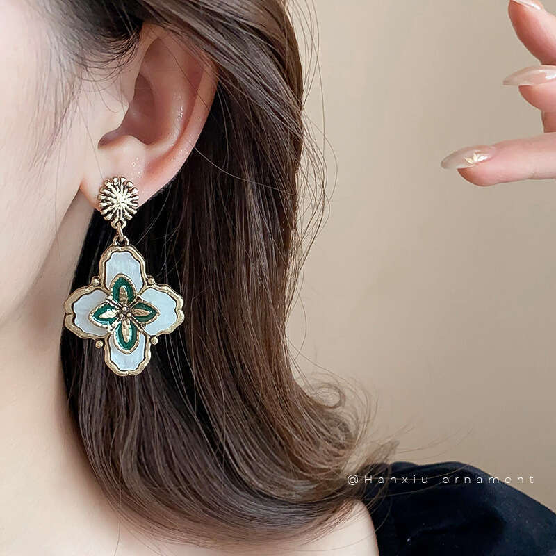 Vintage Sier Needle Oil Drop Flower High-end Stud Earrings for Women Unique Temperament Ear Jewelry