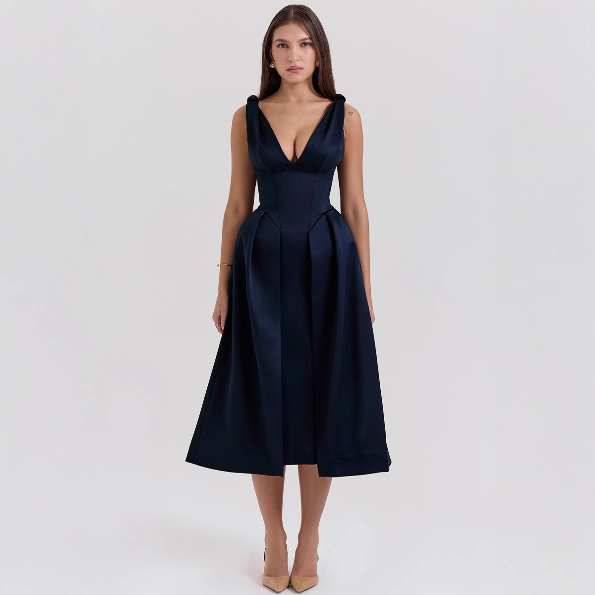 2025 Summer New Slim Fit Strap Long Dress Fashion Solid Color Vneck Elegant Dress