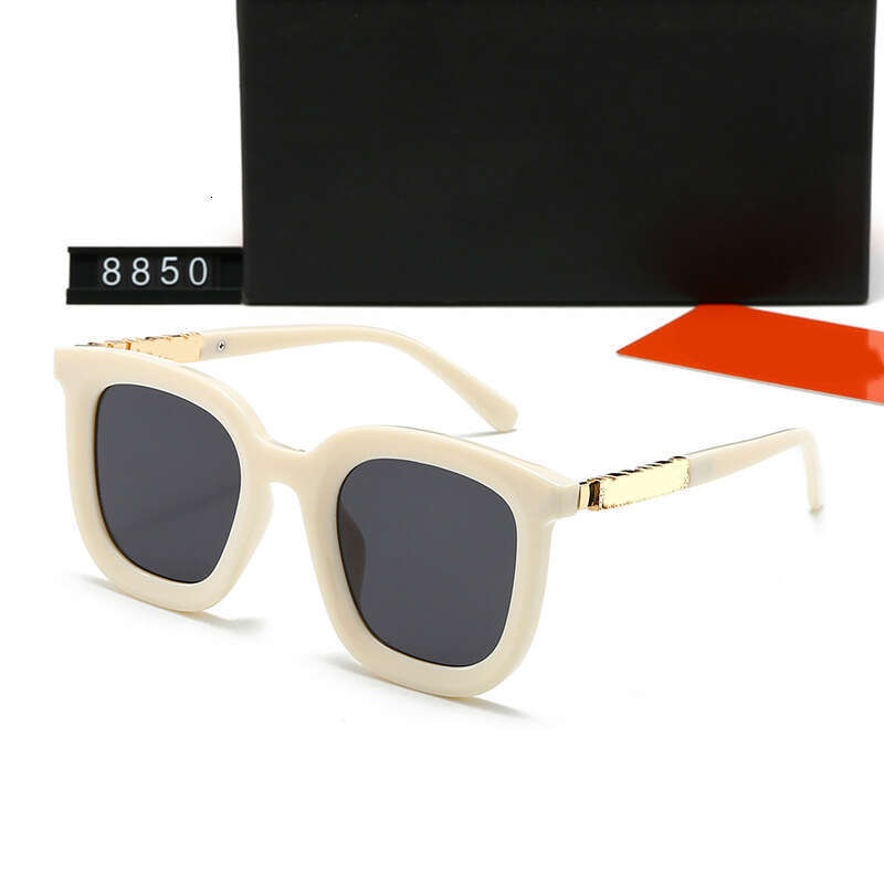 New Fashion Women's Trendy Casual Driving Travel Sunglasses 8850 54b