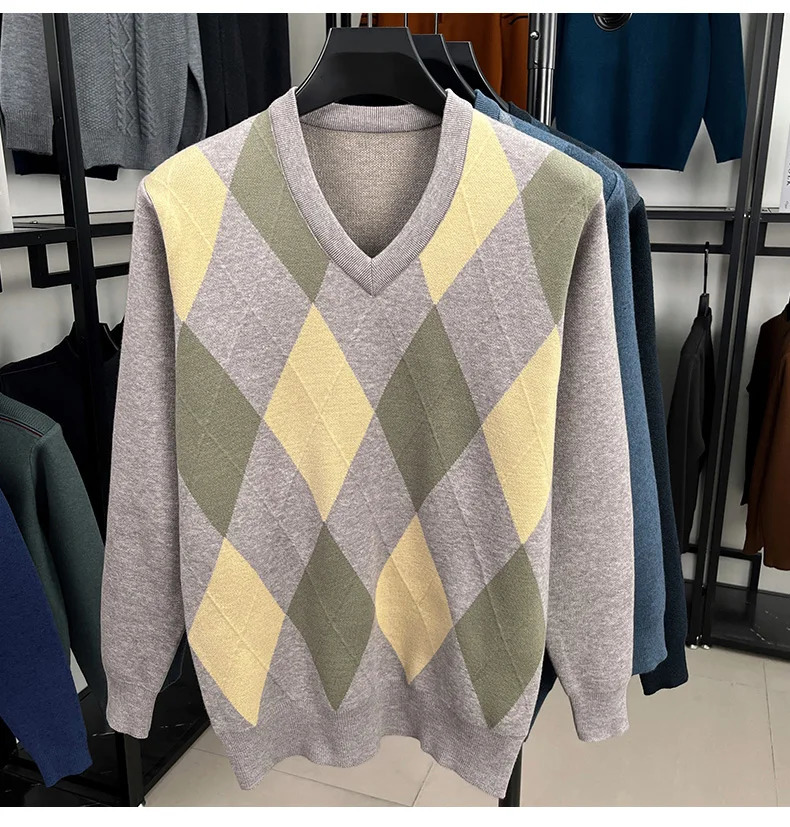 Diamond grid Vneck wool sweater autumn casual base knitted chicken heart collar mens 250905