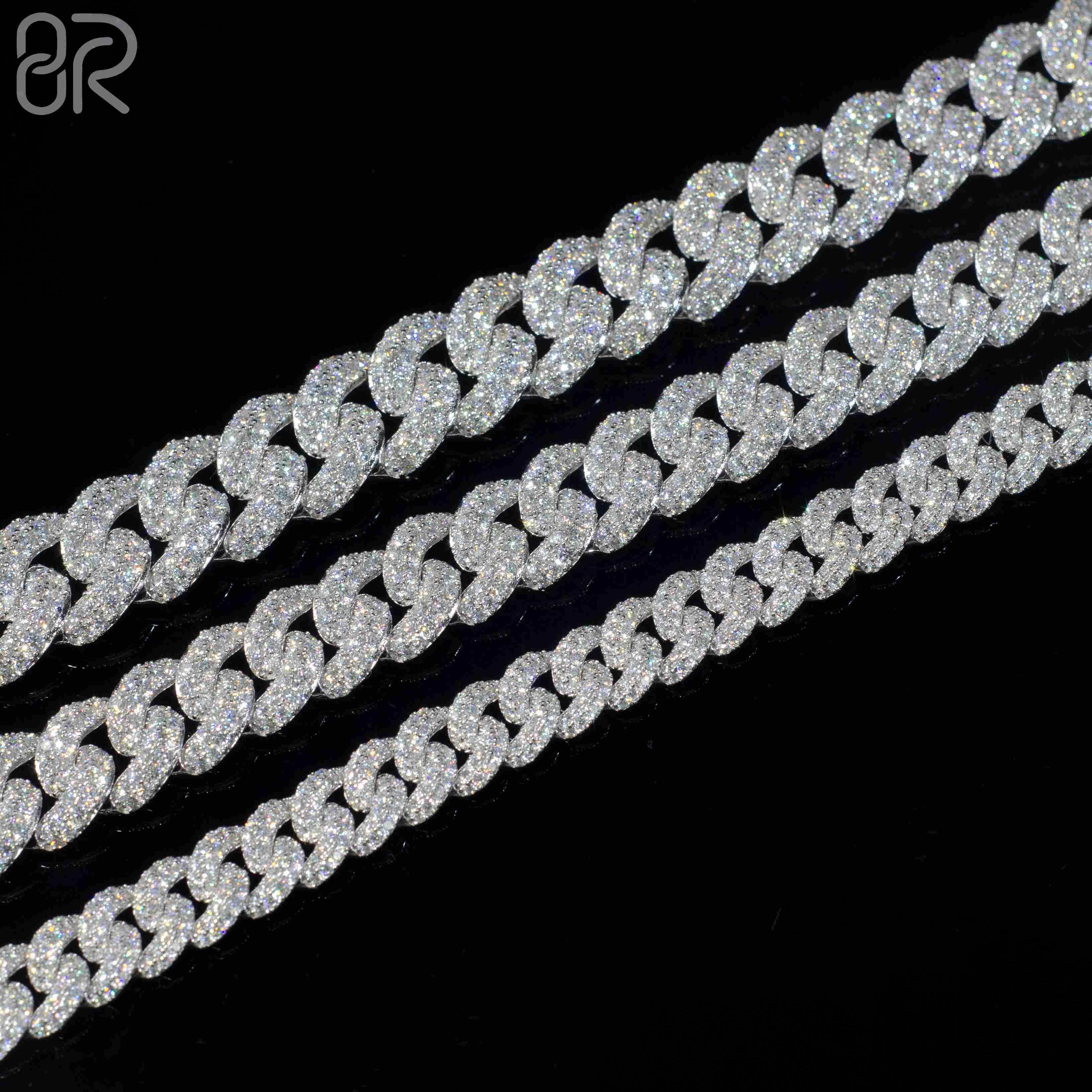 Stylish Wholesale 14MM VVS Diamond Cuban Chain Bracelet for a Luxurious Accessory