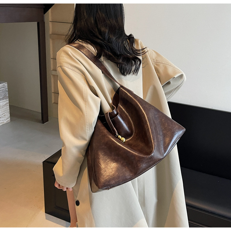 Retro Commuter Women s Shoulder Bag New Fashionable Large Capacity Underarm Bag Handbag Autumn New Designer Bag Women s Crossbody Bag