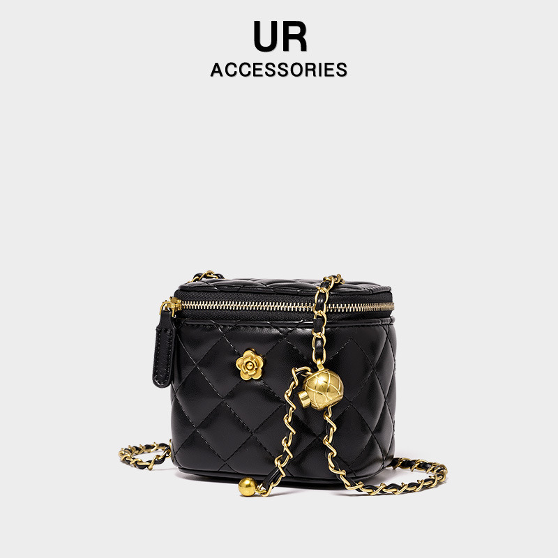2025 New Mini Quilted Texture Chain Single Shoulder Crossbody Camellia Small Box Bag