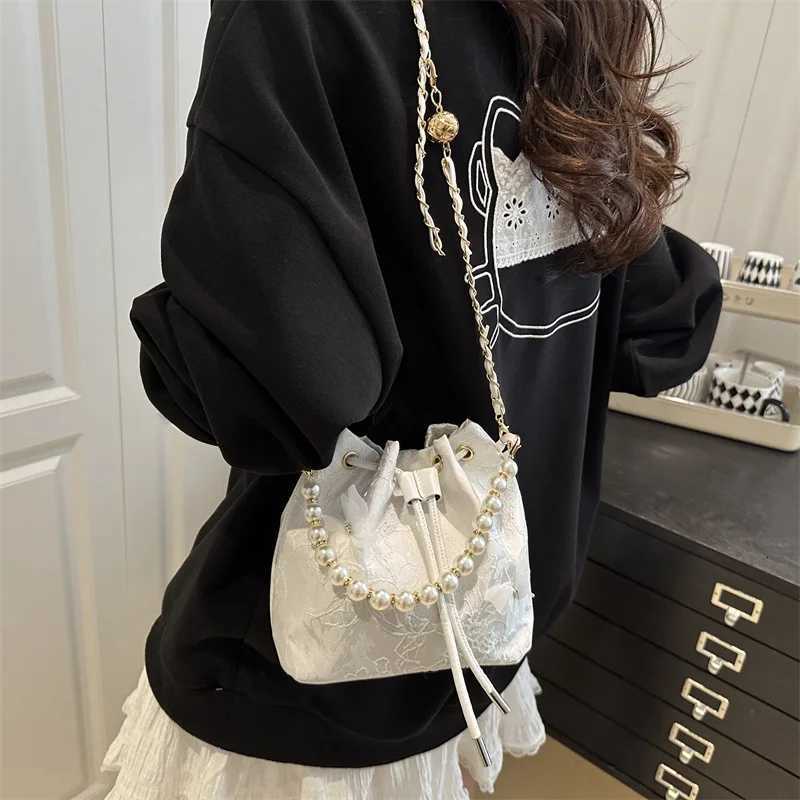 Sweet Butterfly Women Drawstring Bucket Shoulder Bags Versatile Ladies Crossbody Bag Clutch Fashion s Pearl Chain Handbags Z250903