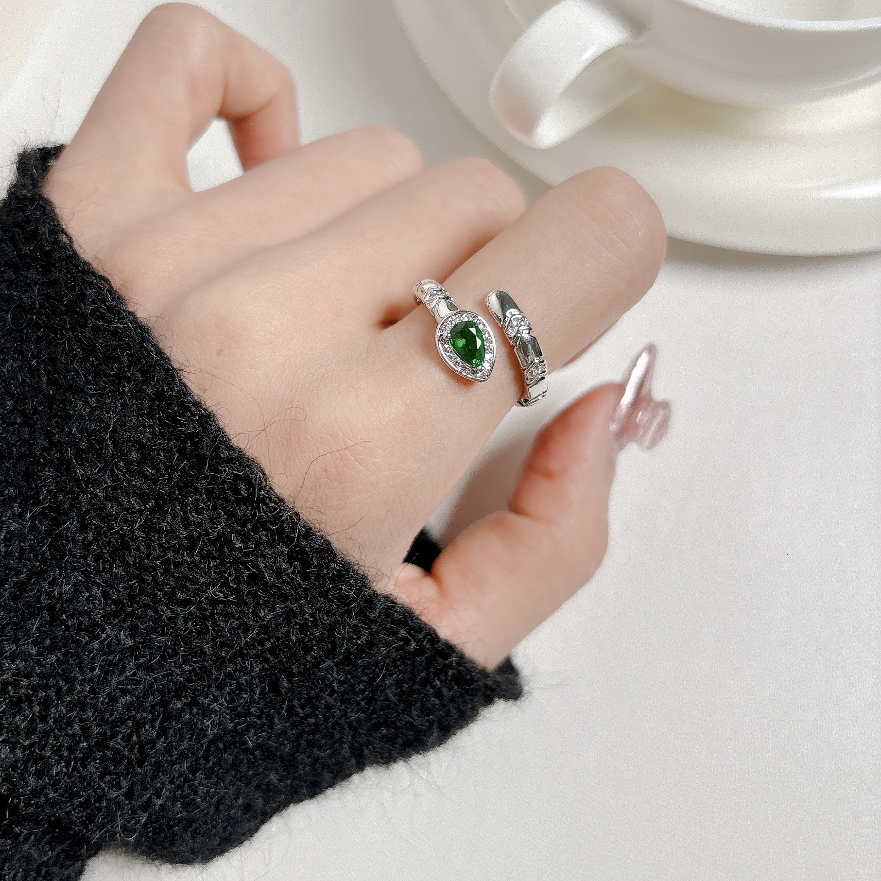 Single Eye Green Zircon Snake-Shaped Open Elegant for Women Niche High-End Light Luxury Style Personality Index Finger Ring