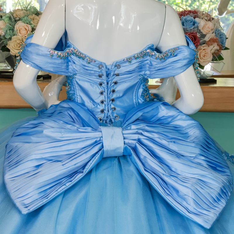 Sky Blue Shiny Quinceanera Dresses Off Shoulder Ball Gown Sweet 16 Dress Applique Lace Beading Crystal Bow Tull Birthday Party Vestidos 15 De Anos