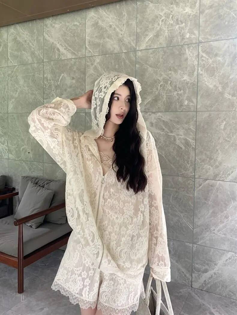 2025 Fashion New Small Fragrance Set Women's Spring/Summer High end Lace Loose design Fit Top Shorts Two piece Set Designer Clothing