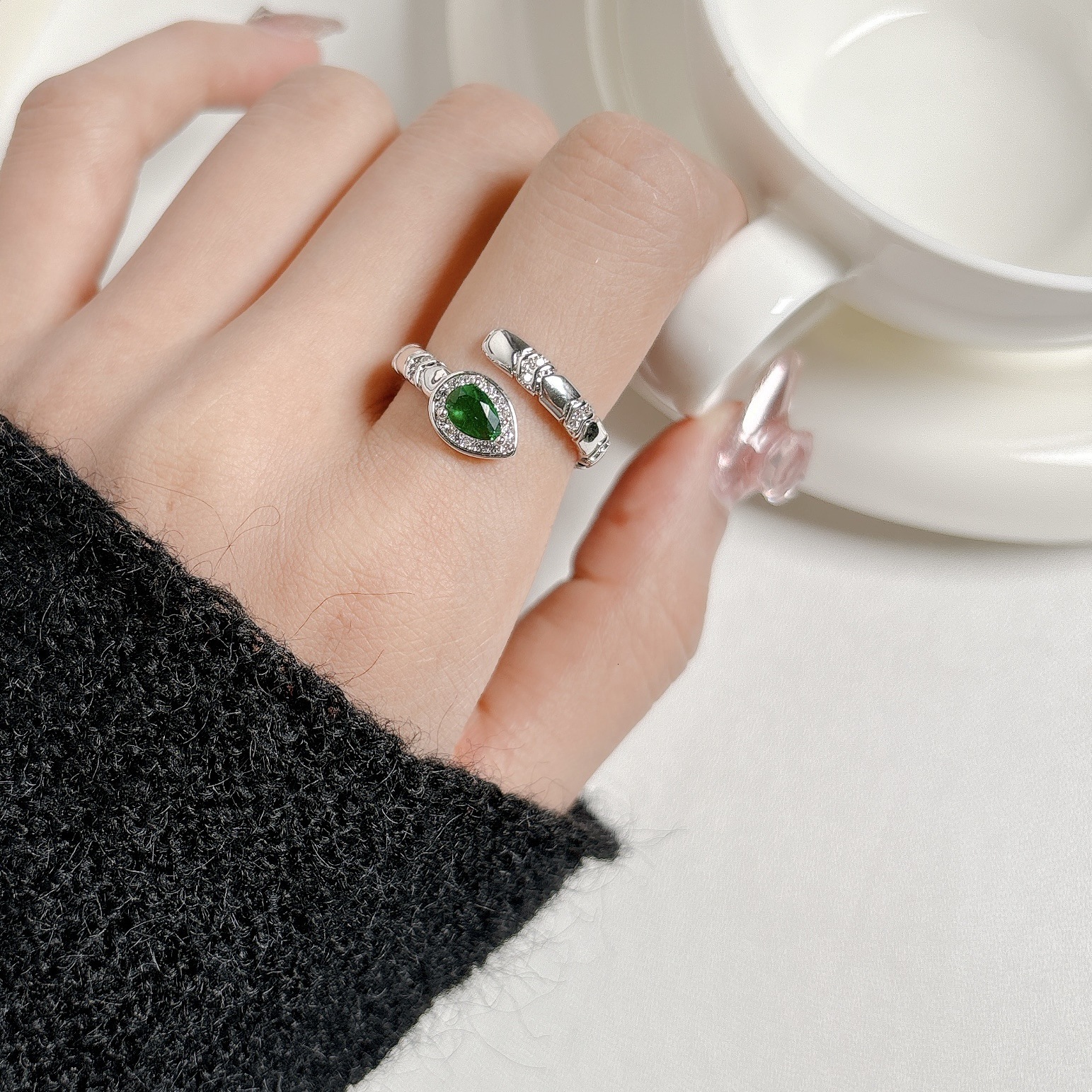 Single Eye Green Zircon Snake-Shaped Open Elegant for Women Niche High-End Light Luxury Style Personality Index Finger Ring