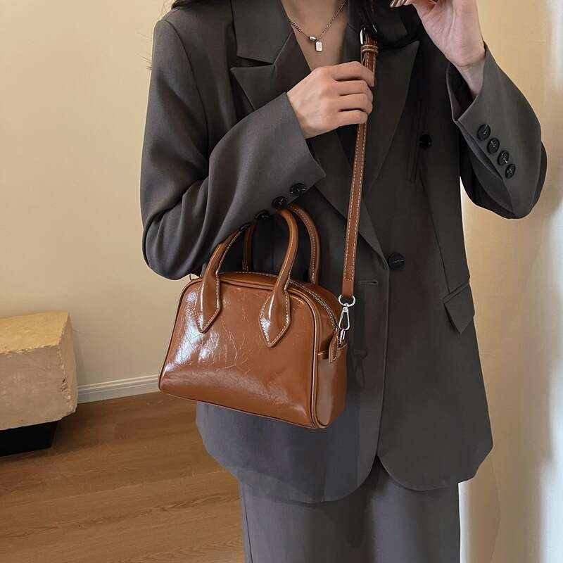 2024 New Han Chao Instagram Small Fashion Handbag Minimalist Boston Lychee Pattern Cowhide Single Shoulder Crossbody Bag