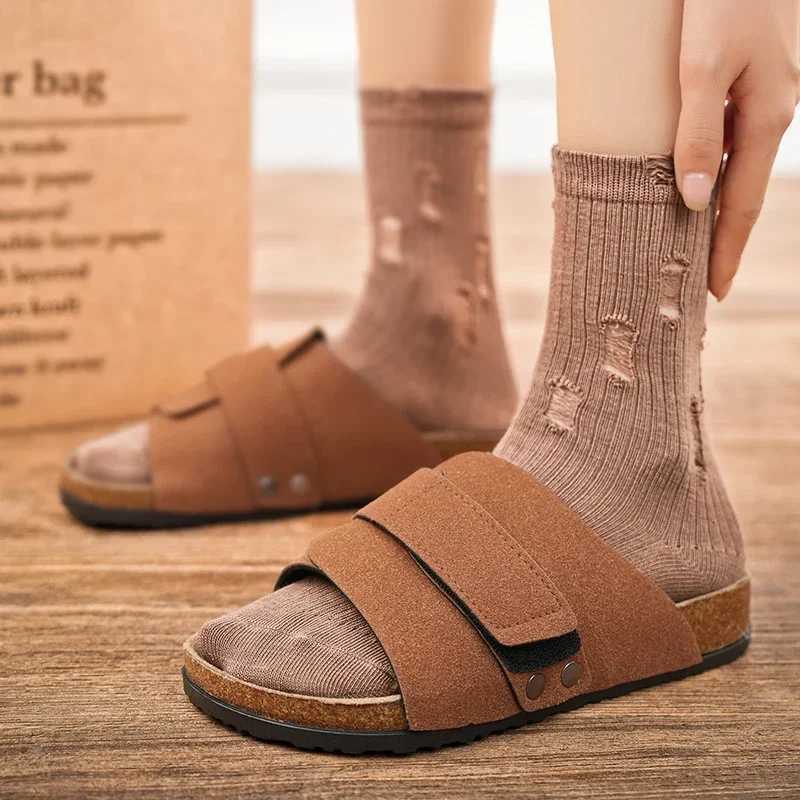 Cork Slippers Men Summer Beach Slides Suede Leather Womens Flat Sandals Fashionable Outdoor Male Mules Non Slip Babouche Femm W250905