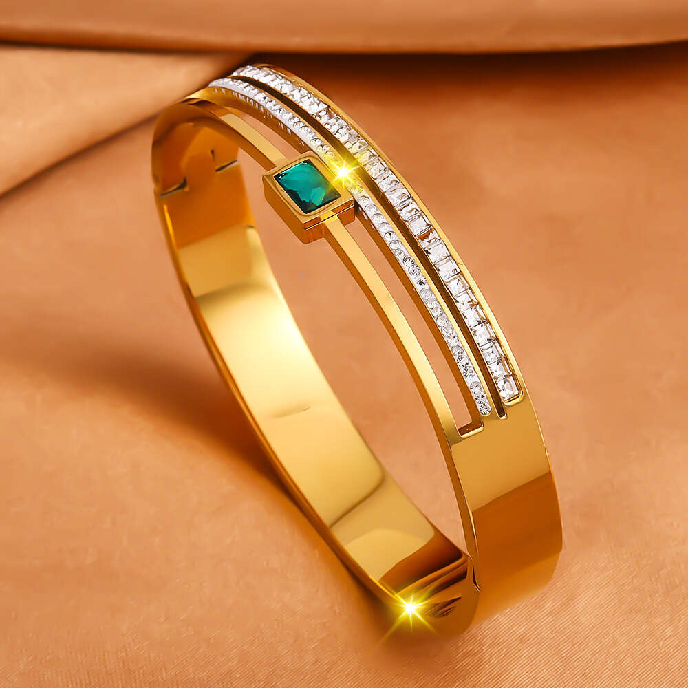 Stainless for Women New Style with Inlaid Dias Fashionable Simple Design Titanium Steel Bracelet Jewelry