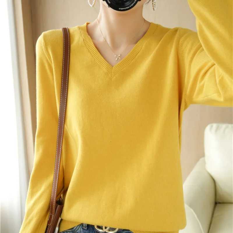 2024 AutumnWinter Womens Peach Vneck Knitted Sweater 100 Long Staple Cotton Korean Edition Fashion Versatile Elegant Top SMY Z250905