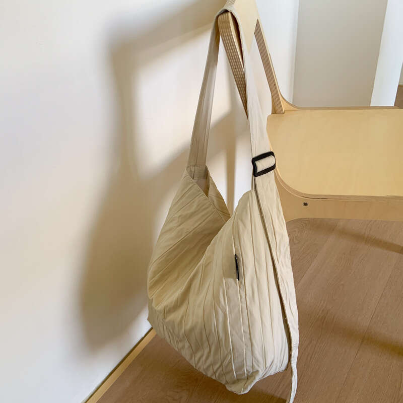 Large Capacity Canvas for Women 2025 New Korean Style Commuter Crossbody Wrinkled Single Shoulder Tote Bag