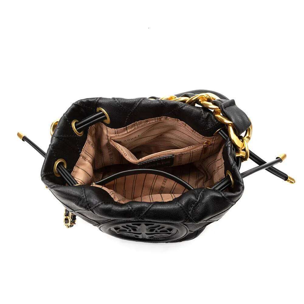 2024 New Lightweight Women's Handbag Niche Design Chain Crossbody Bucket Fashionable Shoulder Bag