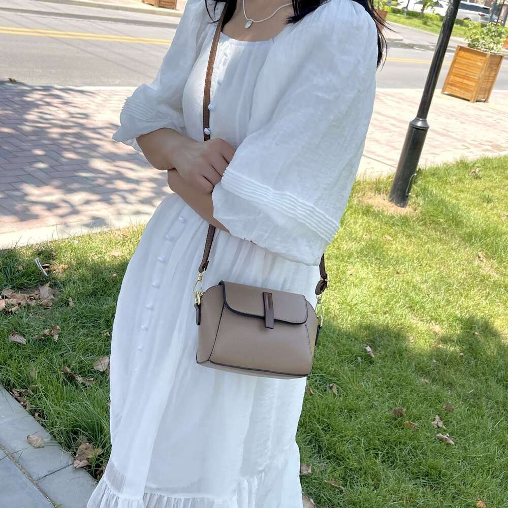 Textured Crossbody 2025 New Small Summer Shell Simple Women's Shoulder Bag