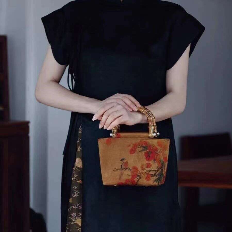 Design Xiangyun Silk Knot Cheongsam New Chinese National Style Hanfu Bamboo Handle Handbag for Women IN