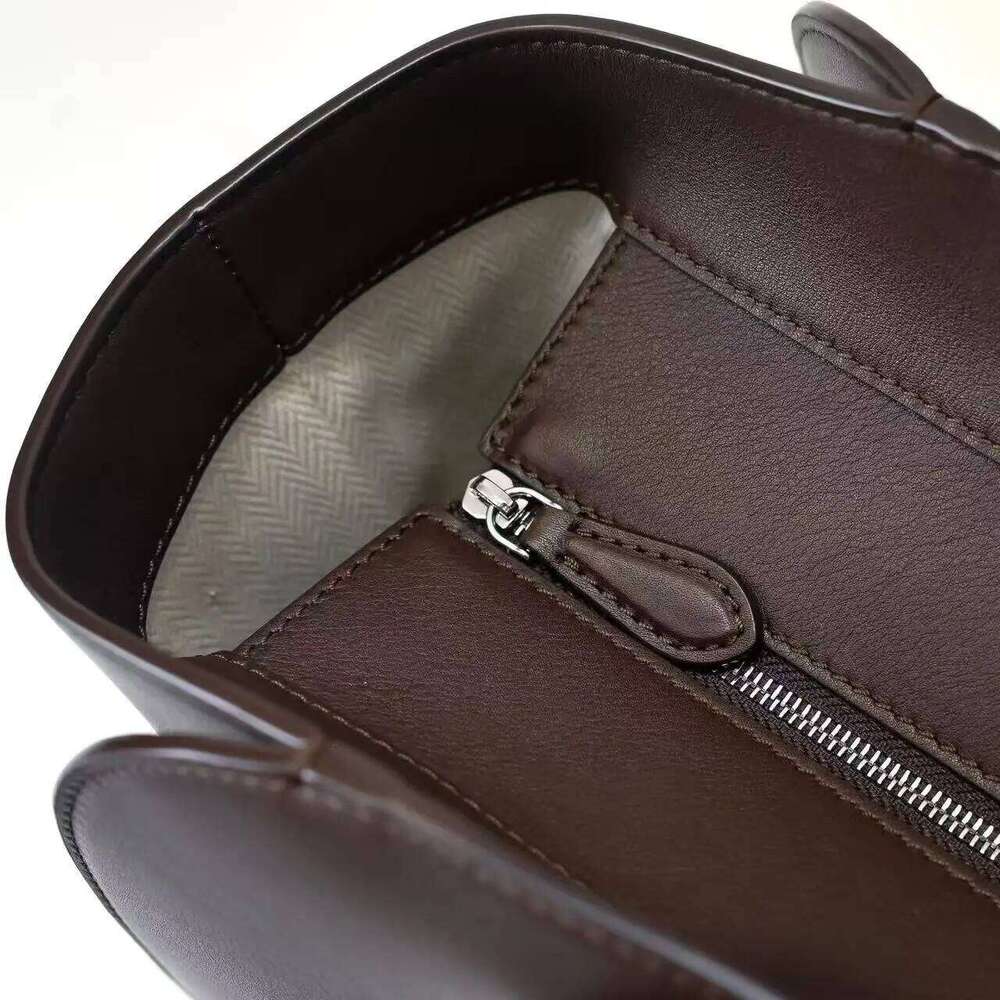 2025 new handbag, bring nobility, simple atmospheric, delicate and elegant, exquisite craftsmanship