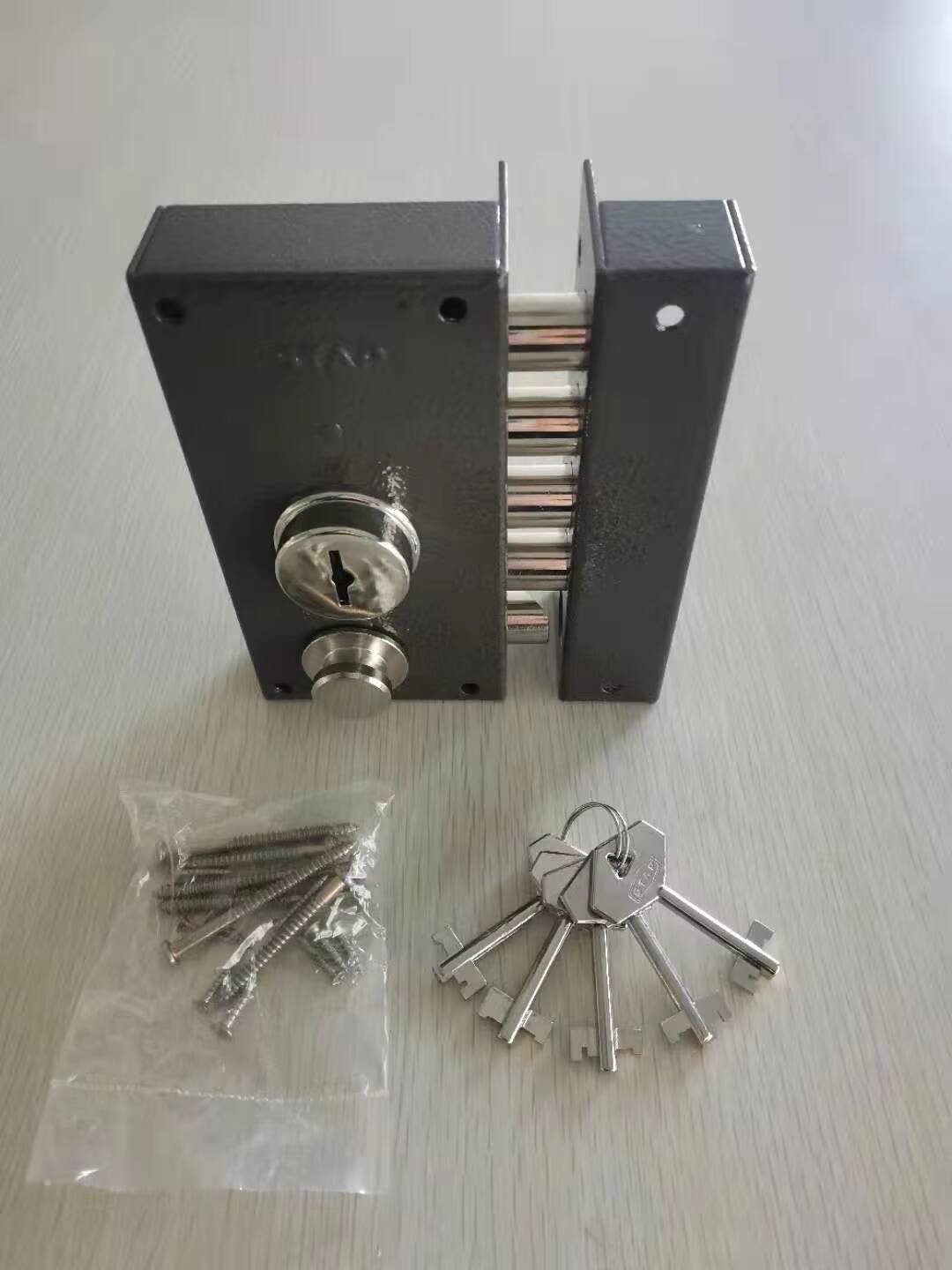 D1710 Wheel Rim Lock Safety Gate High-quality lock body