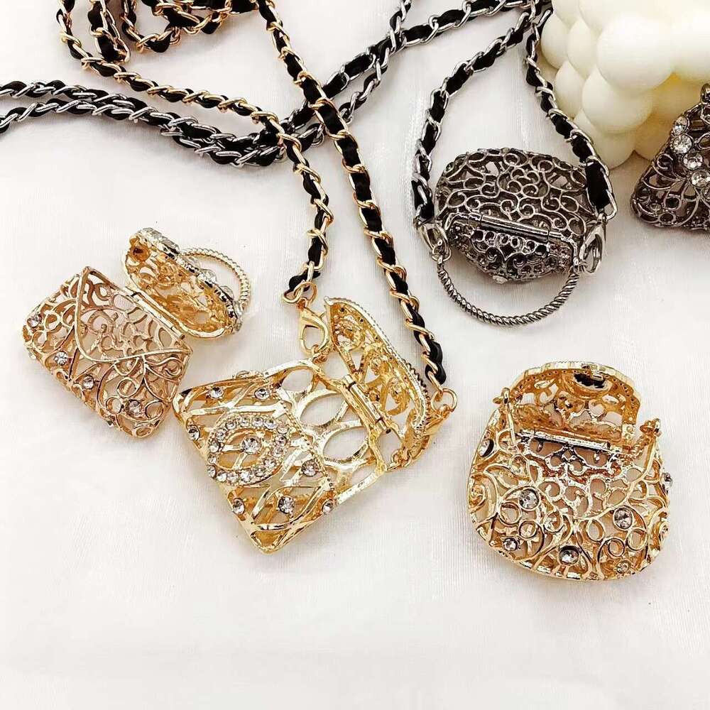 Mini Hollow Metal Decor Small New Style Diamond-Encrusted Pearl Chain Crossbody Compact Exquisite Fashion Women's Bag